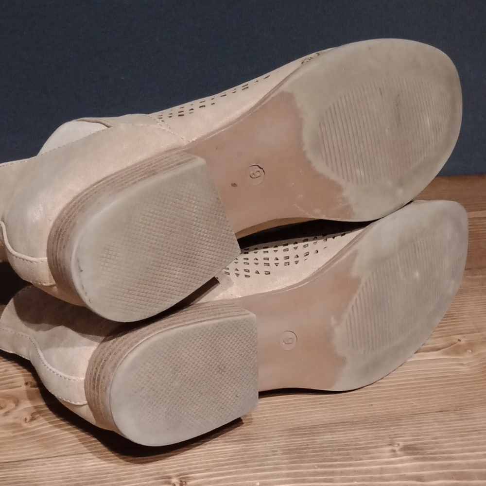 Restricted booties - Picture 7 of 8